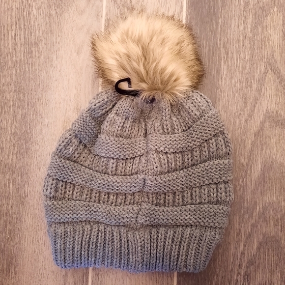 C.C Gray & Tan Pompom Beanie Winter Hat NWT - Picture 2 of 2